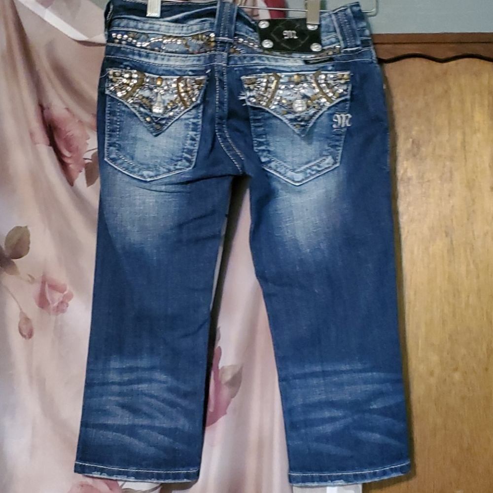 Size 24 Miss me crop